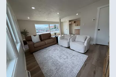 272 E 4800 S, Washington Terrace, UT 84405 - Photo 6