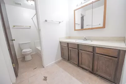 870 S 1625 E #B, Clearfield, UT 84015 - Photo 16