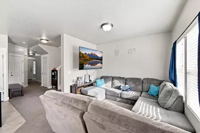 1638 N Venetian Way, Saratoga Springs, UT 84045 - Photo 4