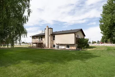 2129 W 2700 N, Farr West, UT 84404 - Photo 2