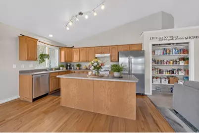 569 E 2200 S, Clearfield, UT 84015 - Photo 8