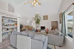 569 E 2200 S, Clearfield, UT 84015 - Photo 4