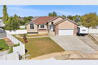 569 E 2200 S, Clearfield, UT 84015 - Photo 2