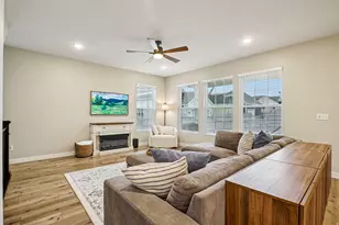 11004 S Holly Springs Dr W, South Jordan, UT 84009 - Photo 2