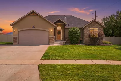 1018 N 2325 W, Layton, UT 84041 - Photo 1