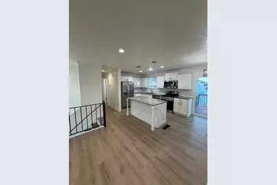 5557 W Joshua Cir, West Jordan, UT 84081 - Photo 4