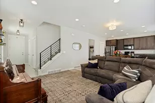 5044 N Folkstone Dr, Eagle Mountain, UT 84005 - Photo 8