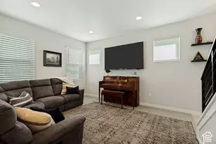 5044 N Folkstone Dr, Eagle Mountain, UT 84005 - Photo 6