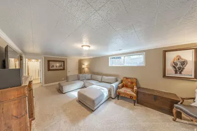 1987 S Claremont Dr E, Bountiful, UT 84010 - Photo 18