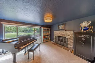 1987 S Claremont Dr E, Bountiful, UT 84010 - Photo 10