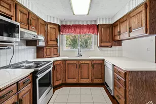 239 S Edgehill Dr, Fruit Heights, UT 84037 - Photo 18