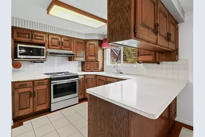 239 S Edgehill Dr, Fruit Heights, UT 84037 - Photo 12