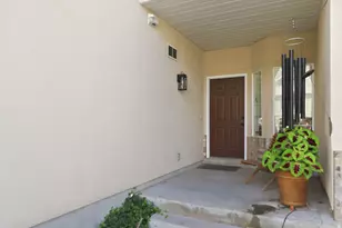 732 E Sand Dollar Dr S, Sandy, UT 84094 - Photo 2
