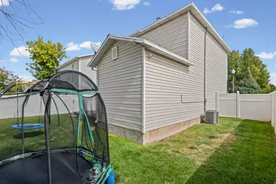 1983 N 2195 W, Clinton, UT 84015 - Photo 28