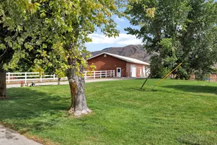 681 W 7000 S, Hyrum, UT 84319 - Photo 8