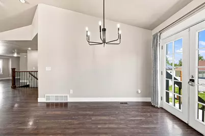 8533 S Sunrise Oak Dr, West Jordan, UT 84081 - Photo 10