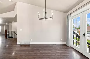 8533 S Sunrise Oak Dr, West Jordan, UT 84081 - Photo 10