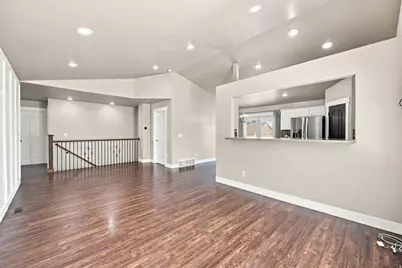 8533 S Sunrise Oak Dr, West Jordan, UT 84081 - Photo 8