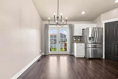 8533 S Sunrise Oak Dr, West Jordan, UT 84081 - Photo 12