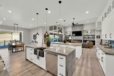 365 S Canyon Overlook Dr E, Tooele, UT 84074 - Photo 8