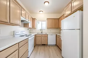 4223 N Pinion Cir W, Eagle Mountain, UT 84005 - Photo 6