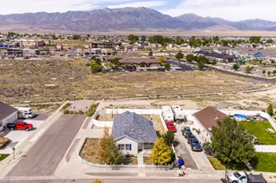 4223 N Pinion Cir W, Eagle Mountain, UT 84005 - Photo 38