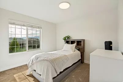 9012 N Suffolk Ln E, Eagle Mountain, UT 84005 - Photo 24