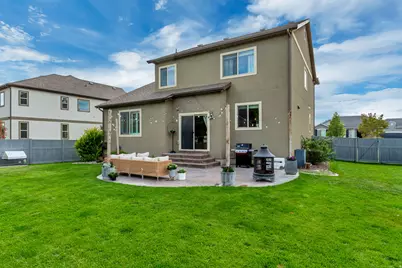 9012 N Suffolk Ln E, Eagle Mountain, UT 84005 - Photo 44