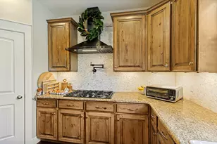 9012 N Suffolk Ln E, Eagle Mountain, UT 84005 - Photo 8