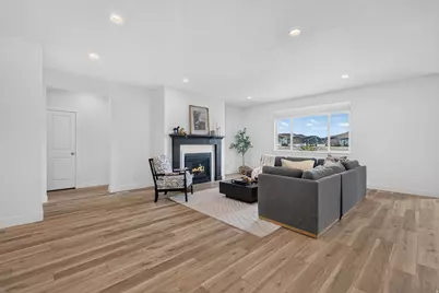 5420 N Cliffrose Dr, Eagle Mountain, UT 84005 - Photo 8