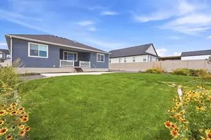 5420 N Cliffrose Dr, Eagle Mountain, UT 84005 - Photo 36