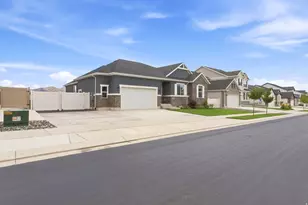 5420 N Cliffrose Dr, Eagle Mountain, UT 84005 - Photo 4