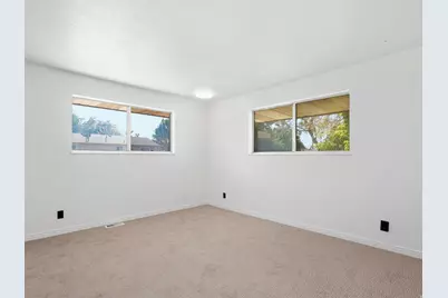 6082 S Main St, Murray, UT 84107 - Photo 16