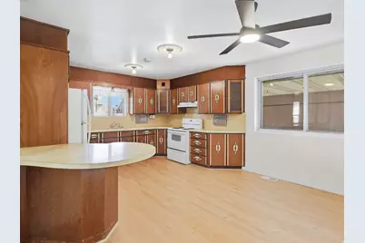 6082 S Main St, Murray, UT 84107 - Photo 8