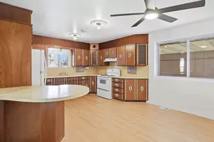 6082 S Main St, Murray, UT 84107 - Photo 8