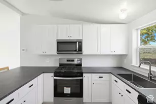 285 E 100 N, Myton, UT 84052 - Photo 12