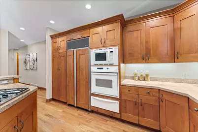 2178 E Netties Pl, Holladay, UT 84124 - Photo 8