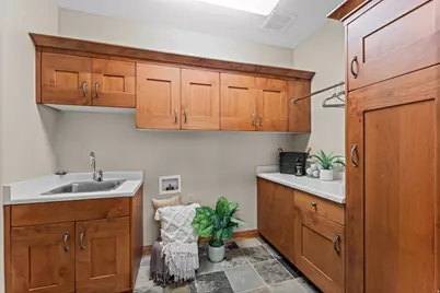 2178 E Netties Pl, Holladay, UT 84124 - Photo 22