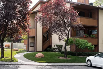 6886 S Countrywoods Cir #1D, Midvale, UT 84047 - Photo 2