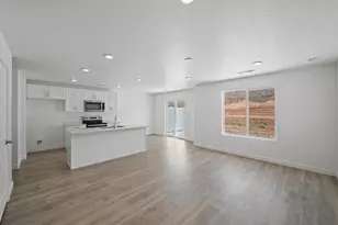2279 S Wolverine Way, Washington, UT 84780 - Photo 6