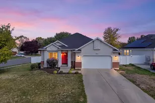 363 E 1900 S, Clearfield, UT 84015 - Photo 2