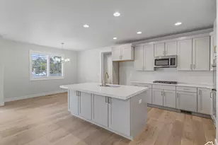 2007 E Walker Meadows Circle, Holladay, UT 84117 - Photo 8