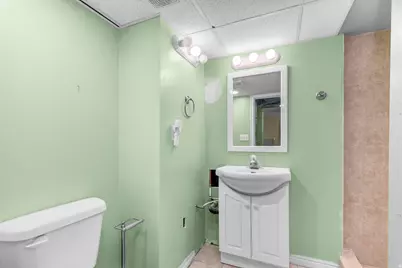 6482 S 2520 E, Cottonwood Heights, UT 84121 - Photo 26
