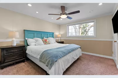 6482 S 2520 E, Cottonwood Heights, UT 84121 - Photo 14