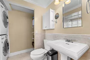6482 S 2520 E, Cottonwood Heights, UT 84121 - Photo 16