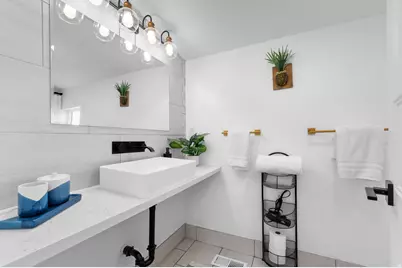 6482 S 2520 E, Cottonwood Heights, UT 84121 - Photo 46
