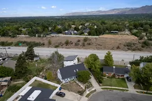 6482 S 2520 E, Cottonwood Heights, UT 84121 - Photo 54