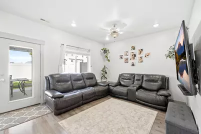 2370 W Howard St, West Haven, UT 84401 - Photo 6
