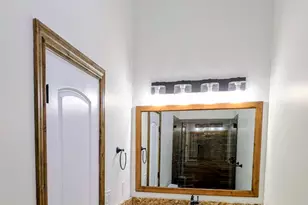 8 S Mountain Wood Ln, Sandy, UT 84092 - Photo 28