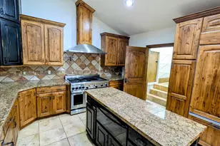 8 S Mountain Wood Ln, Sandy, UT 84092 - Photo 20